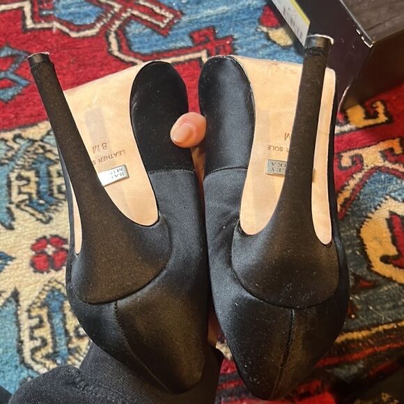 Badgley Mischka Satin Black Peep-toe Heels - Picture 10 of 11